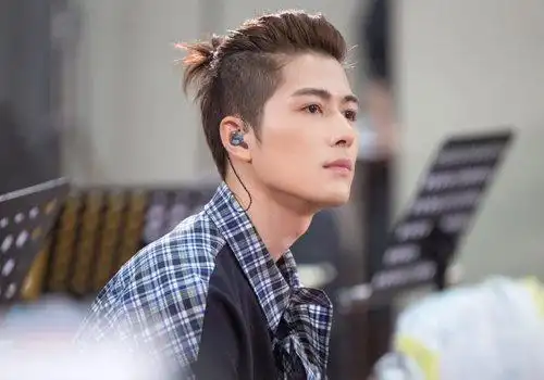 男士发型大全,这8款,你喜欢哪一个?