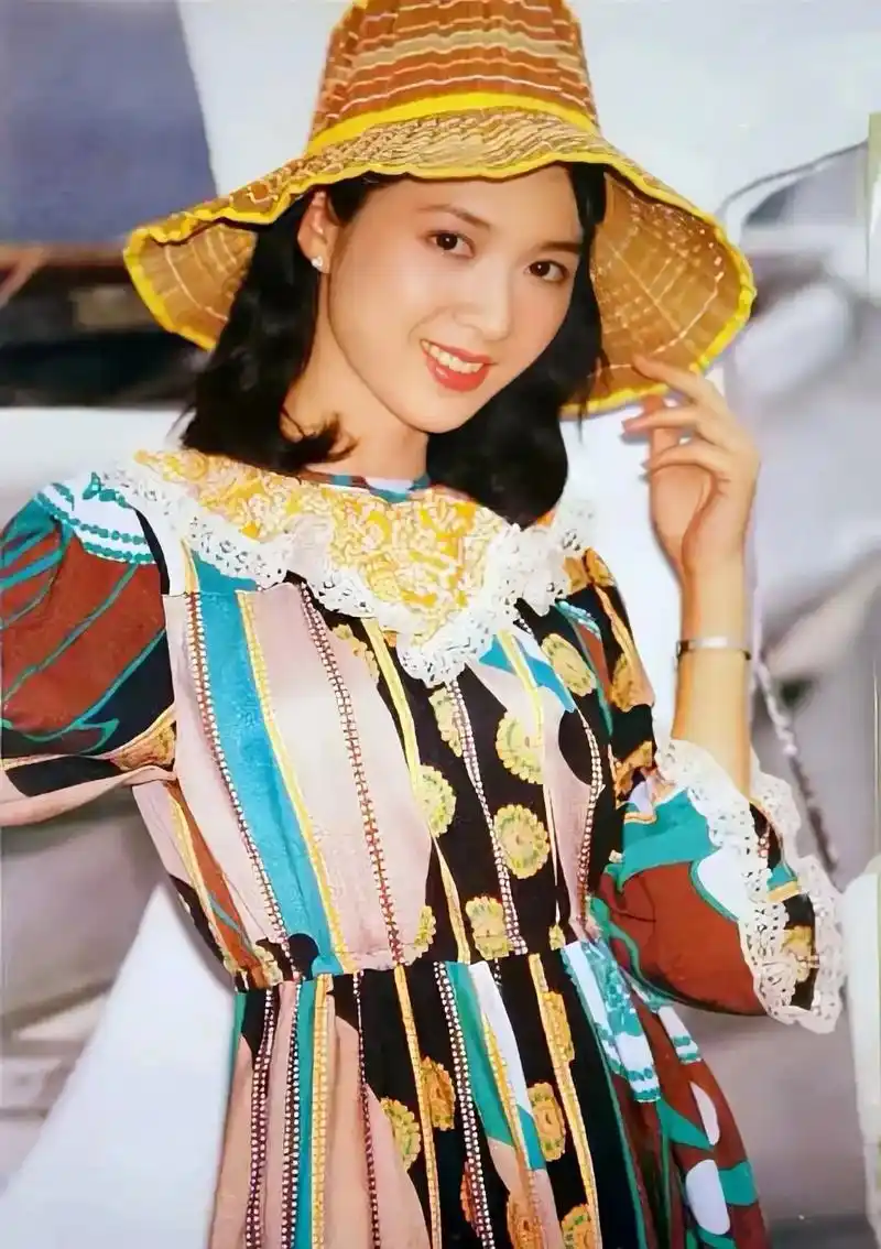 龚雪,1953年3月16日出生于上海,影视女演员.曾主演