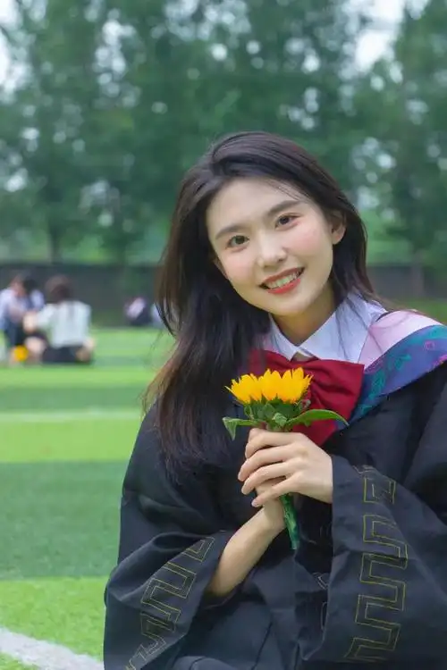 2022毕业典礼丨说不出口的再见都在这张毕业照里