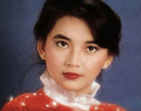 胡慧中:曾红遍东南亚, 30岁全身烧伤险毁容