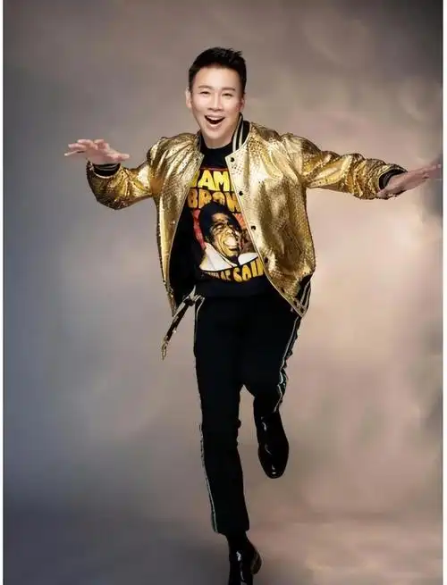 网友喊话关晓彤,陶喆上《歌手》,给出的理由,简直太搞笑了!