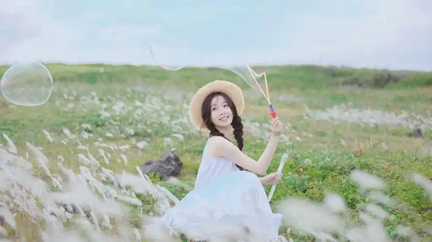 虞书欣清新性感图片桌面壁纸