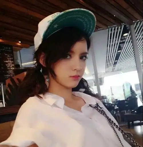 女星早期旧照,张予曦漂亮,赵露思清纯,鞠婧祎:真的是她吗?