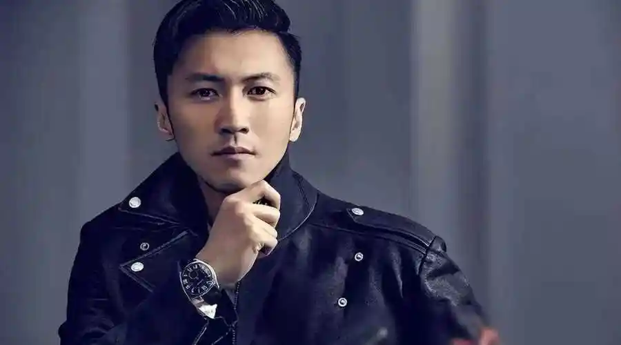 张柏芝晒大儿子照片,谢霆锋回应网友:明白