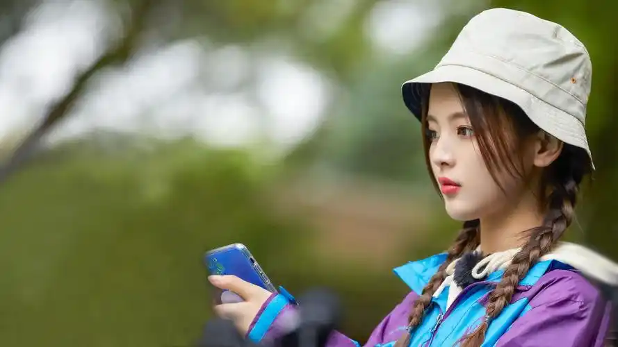 村民们都收藏了哪些杨超越1080p以上分辨率的电脑桌面或者手机壁纸?