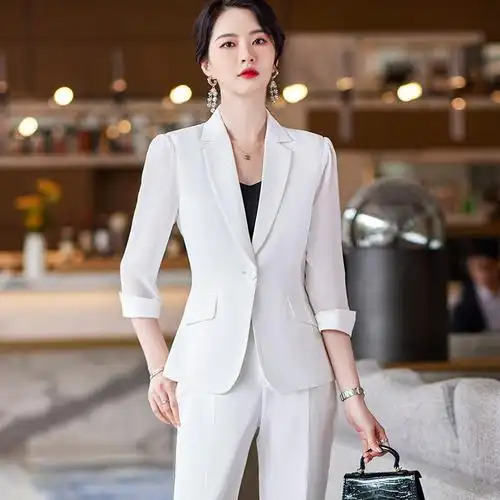 白色西装套装女时尚