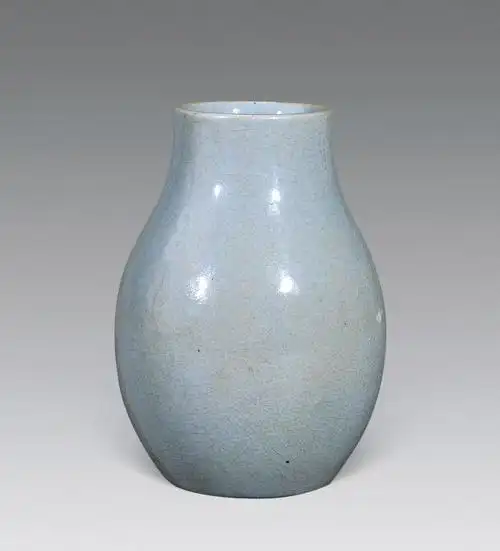 0600 清 仿汝釉琵琶尊