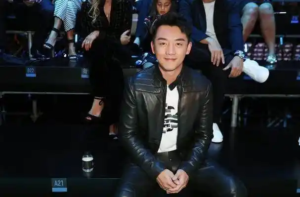 体重:65公斤身高:178厘米郑恺说起郑恺,大家应该都不陌生.