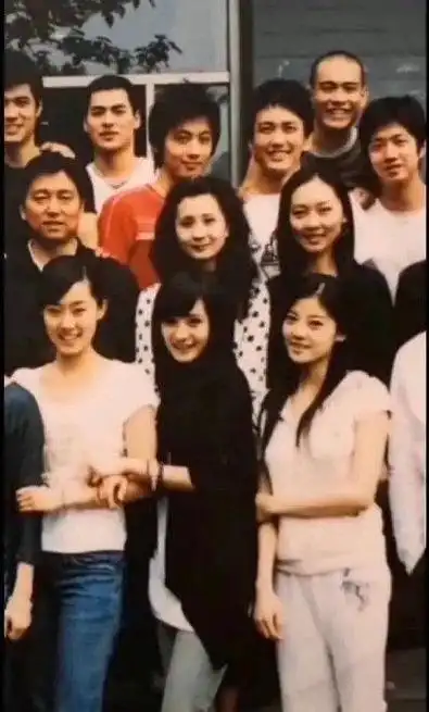 看照片才知道杨幂张小斐是大学同学啊……|杨幂|大学