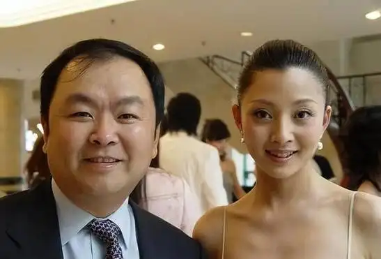 殷桃:情路坎坷,如今43岁焕发"第二春",她的故事真"不简单"