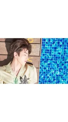 2月10日 22:53   关注   坤坤 蔡徐坤 壁纸 手机壁纸 背景图 明星