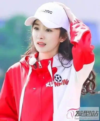 穿运动服适合什么发型选对发型时尚活泼超减龄