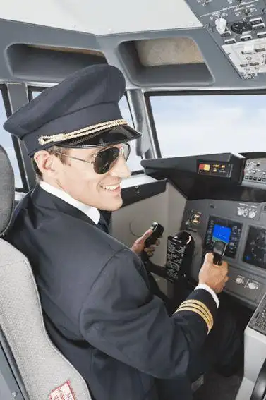 机长人见人爱,那你对副机长了解多少?|飞机|驾驶舱|飞行_网易订阅