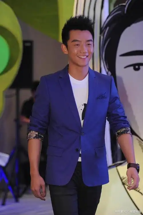 郑恺突陷嫖娼风波!被曝在朝阳酒店被抓,本人晒照澄清被发现端倪