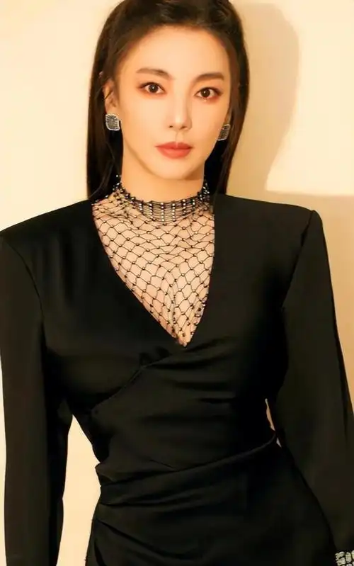 这8个"珠圆玉润"的女星,哪个都不输瘦美人