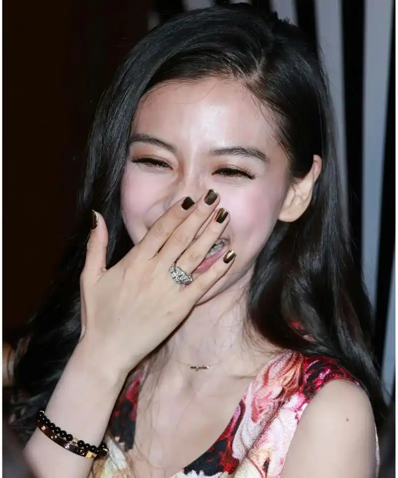 angela baby杨颖# baby的高清怼脸生图,颜值都没崩,脸在江山在!