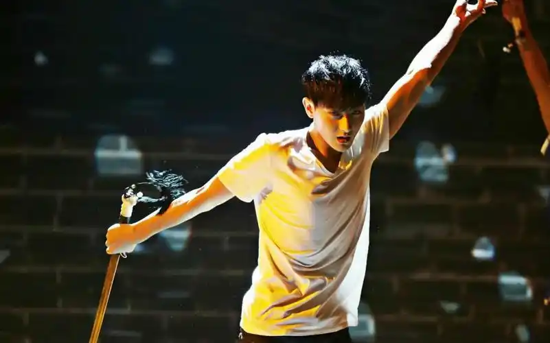 黄子韬的爸爸(黄子韬爸爸去世:比200亿家产更重要的,是无法取代的父爱