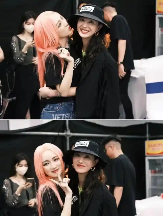 直到6月28日,孟佳的一位好友公开了这张大合照:外界才第一次看到