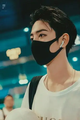 双人机场肖战超a大背头