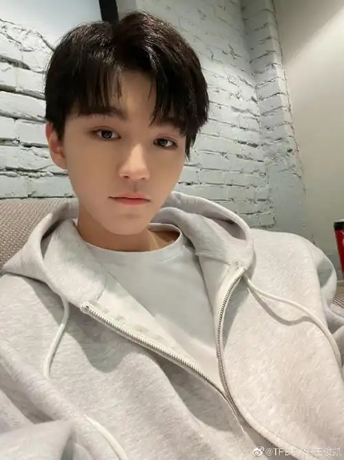 n年前今天的王俊凯