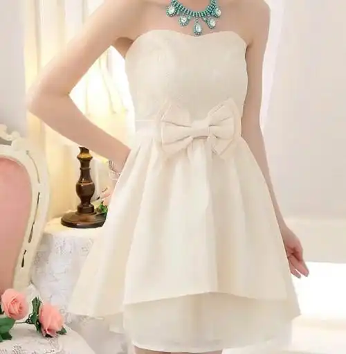 抹胸裙美女的抹胸裙穿法 抹胸怎么穿才不掉