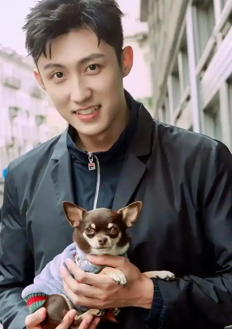 黄景瑜帅帅壁纸.鲸鱼95太帅了,又忍不住多发几张09 #黄景 - 抖音