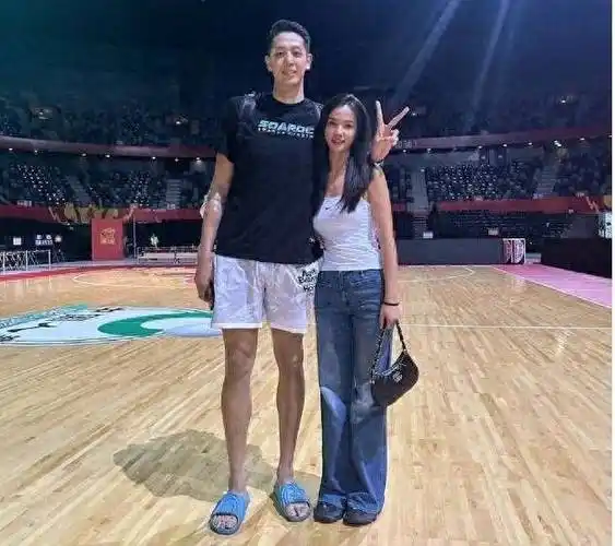 补强后卫,辽篮或压哨签约,朱芳雨吐槽杜锋绊脚石,沈梓捷秀女友_艾伦