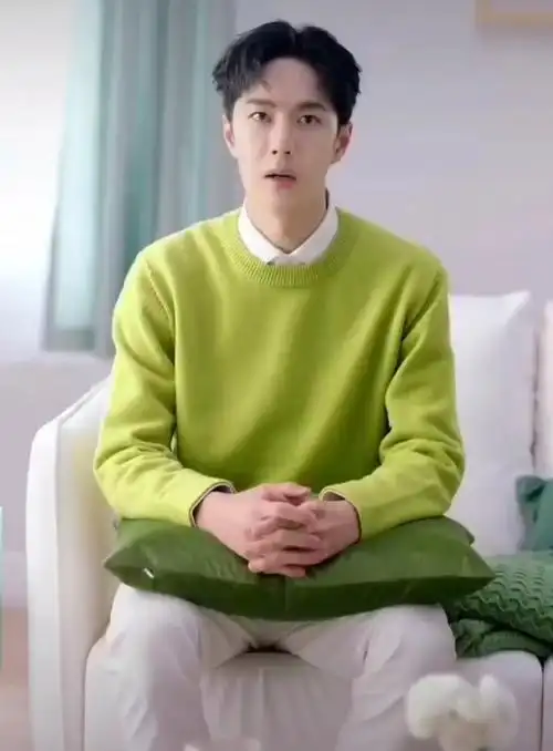 王一博#绿色衣服的啵啵,太清新可爱帅气了