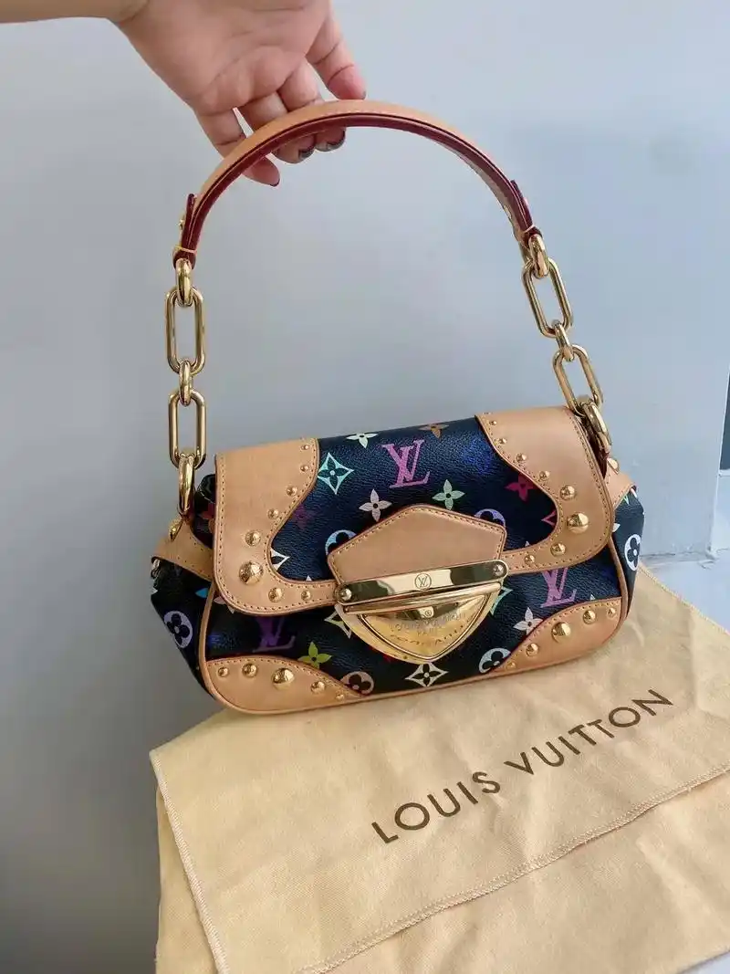 lv村上隆限量版黑三彩腋下元宝～纪念玛丽 - 抖音