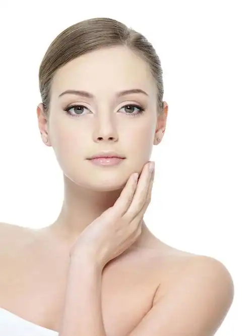 肌肤美白的美女图片