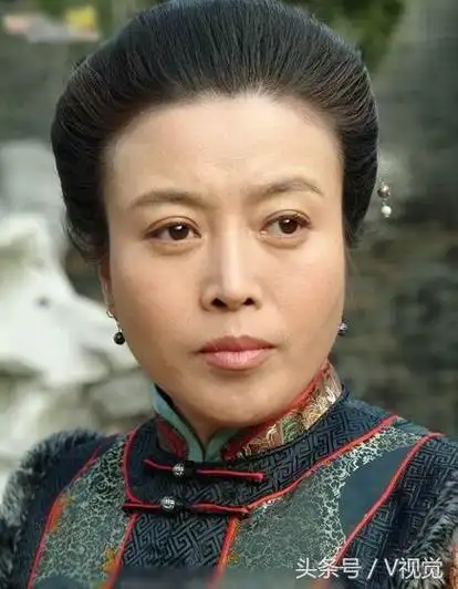 电视剧门第演员表介绍,于明加:演《门第》爆火,27岁被父母催婚,嫁平凡