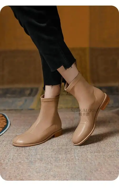 seekaloou品牌平底靴子女2021新款秋冬季真皮加绒短靴女杏色软皮瘦瘦