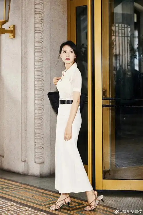 高圆圆 一字带高跟美足
