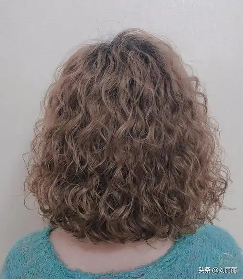 元旦烫发精选保暖小卷蓬松时尚真洋气头发细软女性最适合