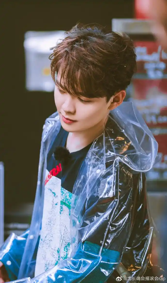 每日打卡# #尤长靖##尤长靖正能量偶像# #尤长靖 实力歌手# 满地都是