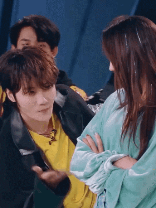 这个比心真的撩人!请刘也高位出道!冲鸭!