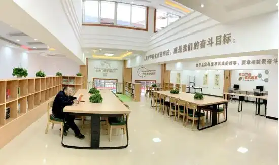 凤凰街综合文化站图书室