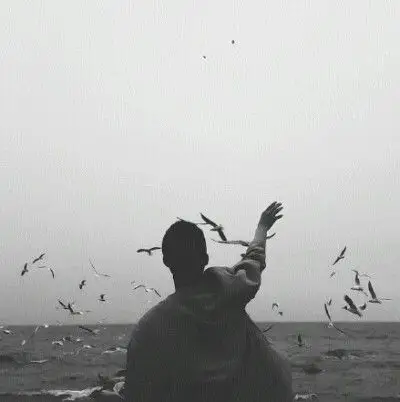 大龄男头像黑白