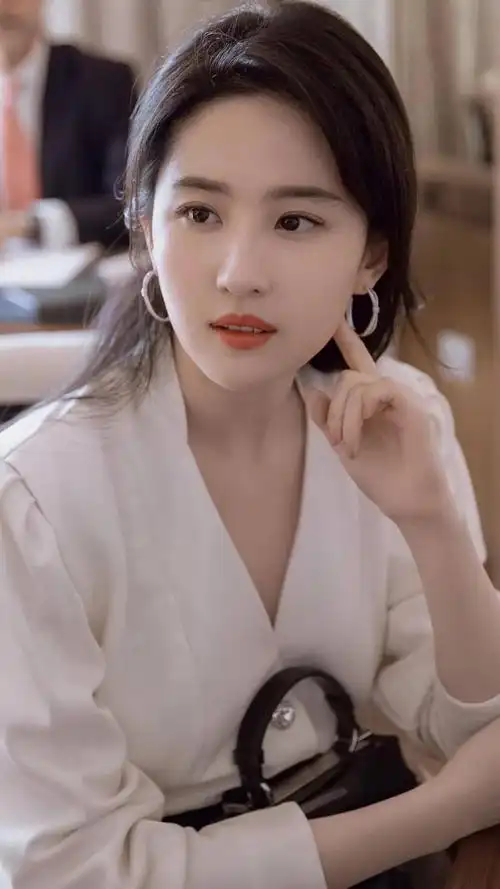 清冷美人刘亦菲,总给人仙气十足的感觉