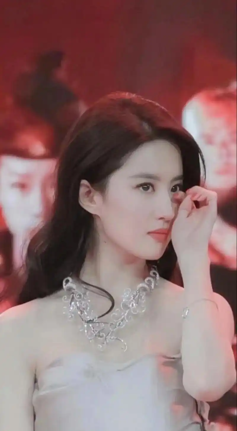 怎么有人哭都这么好看啊啊啊!刘亦菲的哭 - 抖音