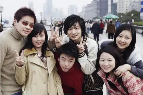 地标,建筑,路灯,摩天大楼,项链,上海,亚洲,服装,建筑群,灯光,许多人