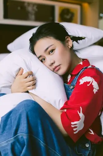 马思纯羊角辫造型俏皮可爱