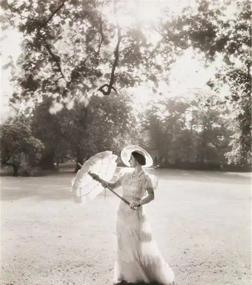 年轻时伊丽莎白二世有多美?风华绝代,贵气十足,不愧为一代女王