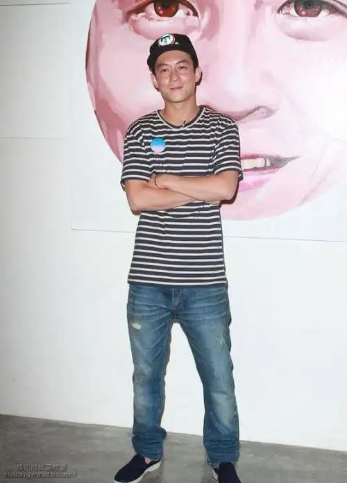 肌肉男:陈冠希身高体重 陈冠希出席画展活动-小虾米