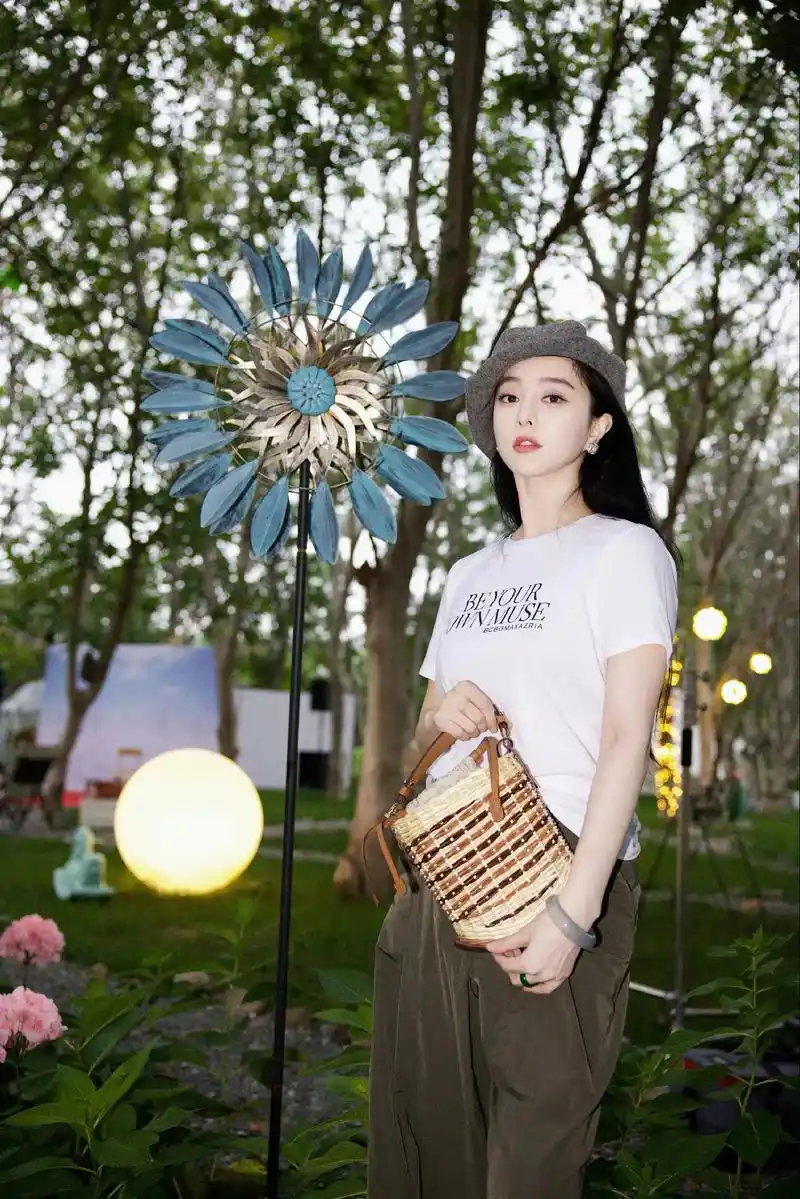 范冰冰 最新街拍 - 抖音