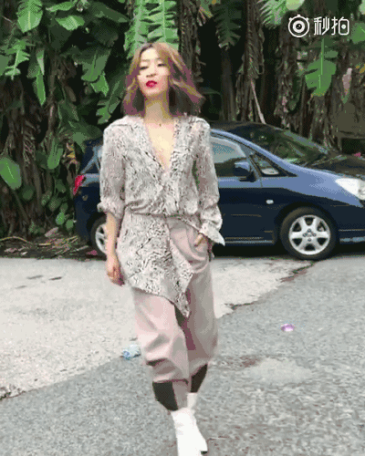 年得抑郁症之前几乎没有吃过一顿饱饭,她不明白为什么自己和周慧敏