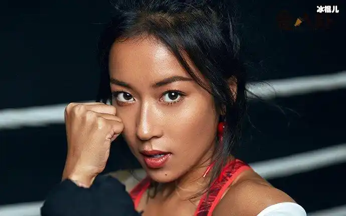 吉克隽逸皮肤黑是天生的还是后期被晒的? - 明星 - 冰棍儿网