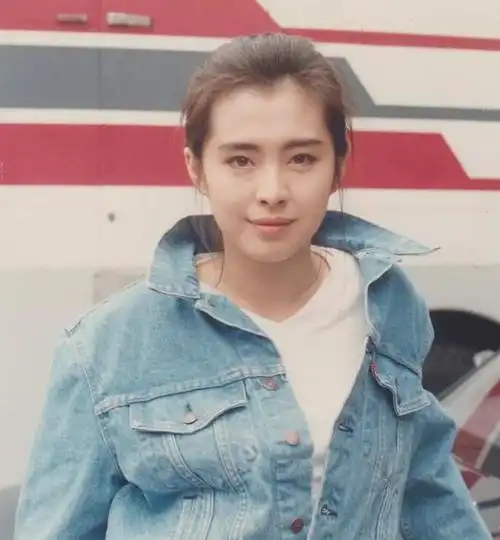 世上再无聂小倩,一代美人王祖贤落幕的背后,竟是因为两个男人