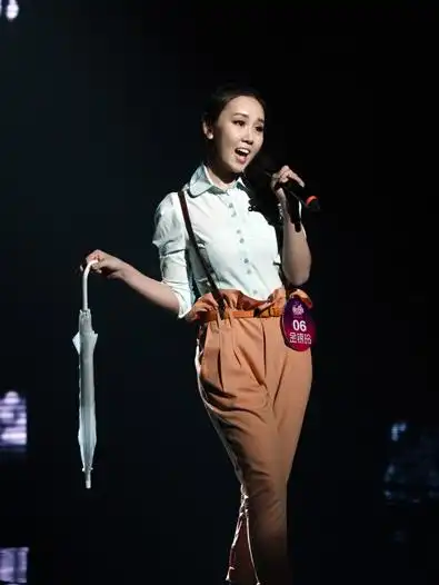 2011快女广州唱区六强诞生 刘琳感动全场荣获冠军 (5)