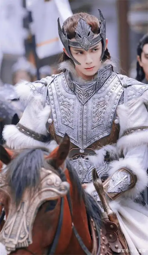 随着电视剧《星汉灿烂》的热播,饰演男主角凌不疑的吴磊再次打开了